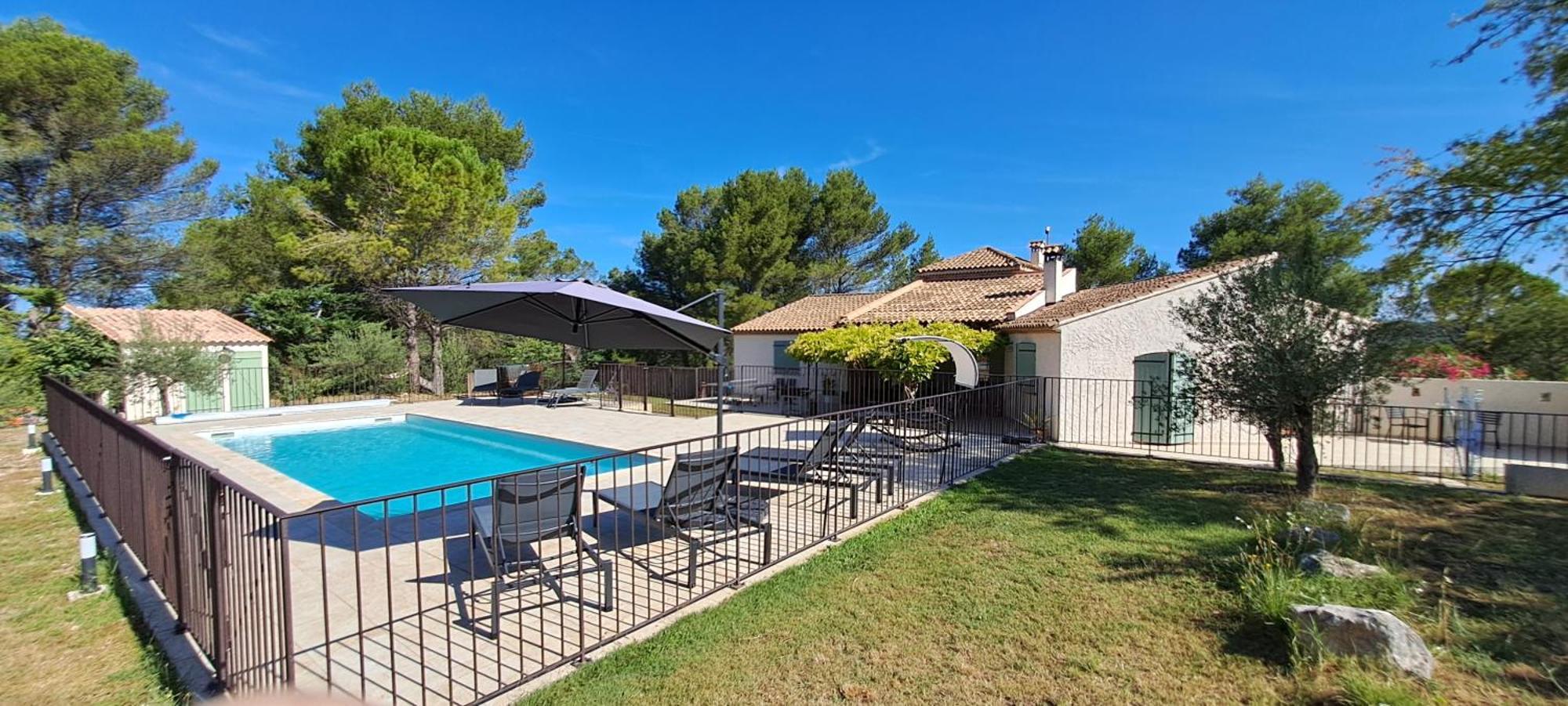 Апартаменты La Ribasse En Provence Венель Номер фото